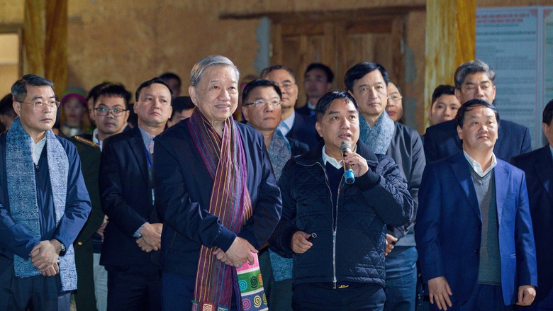 Tổng B&iacute; thư T&ocirc; L&acirc;m thăm, tặng qu&agrave; gia đ&igrave;nh ch&iacute;nh s&aacute;ch huyện Quản Bạ, tỉnh H&agrave; Giang- Ảnh 2.