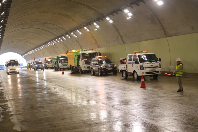 Bảo trì đường bộ góp phần phát triển kinh tế- Ảnh 2. Bảo trì đường bộ góp phần phát triển kinh tế- Ảnh 2.