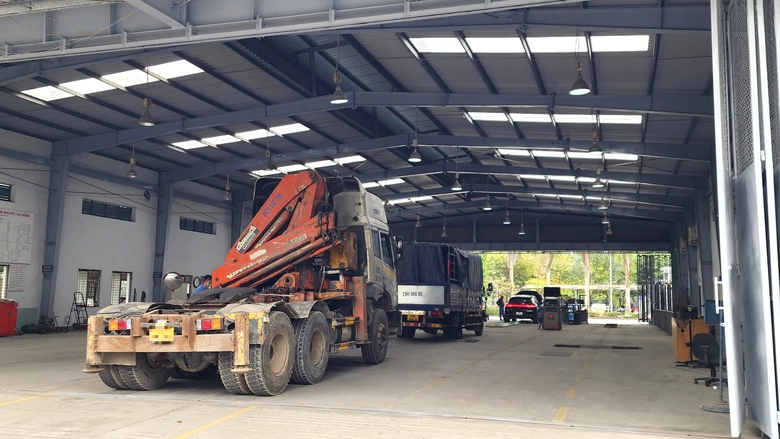 Quy định mới về kiểm định xe tải gắn cần cẩu n&acirc;ng hạ- Ảnh 1.