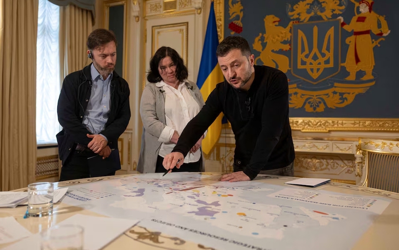 Ukraine sẵn s&agrave;ng hợp t&aacute;c khai th&aacute;c đất hiếm, kho&aacute;ng sản với Mỹ để đổi lấy bảo đảm an ninh