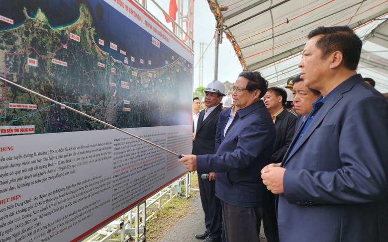 Thủ tướng: 'Qua s&ocirc;ng bắc cầu, qua ruộng đổ đất' l&agrave;m nhanh đường ven biển