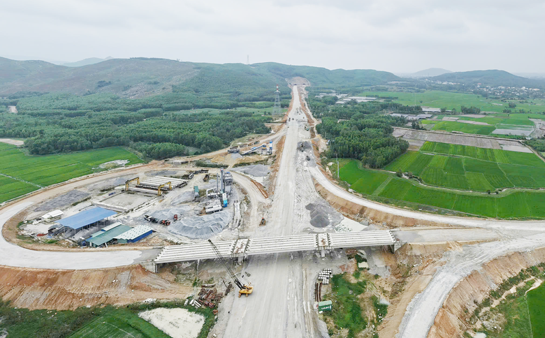Thủ tướng: Ho&agrave;n th&agrave;nh cao tốc Quảng Ng&atilde;i - Ho&agrave;i Nhơn trong năm 2025- Ảnh 5.