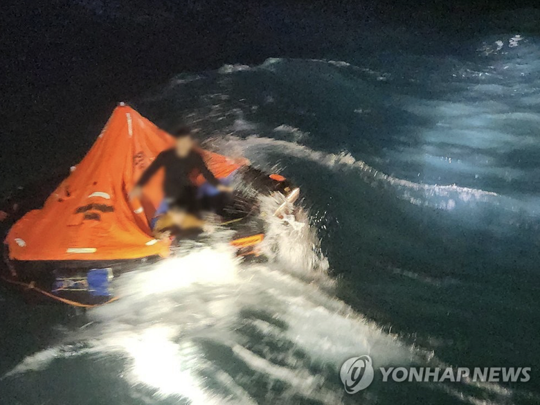 Yonhap: Ch&igrave;m t&agrave;u đ&aacute;nh c&aacute; 139 tấn tại H&agrave;n Quốc, c&oacute; người Việt mất t&iacute;ch- Ảnh 2.