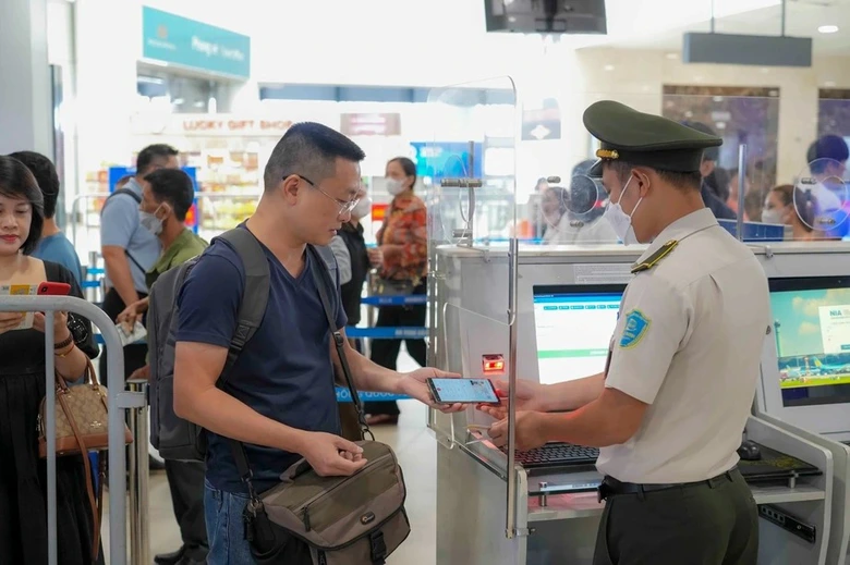 C&aacute; nh&acirc;n nợ thuế từ 50 triệu đồng sẽ bị tạm ho&atilde;n xuất cảnh- Ảnh 1.