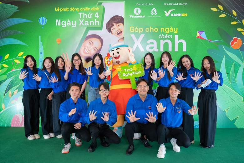 Hoa hậu Lương Th&ugrave;y Linh gợi &yacute; c&aacute;ch sống xanh thời thượng, tiết kiệm- Ảnh 3.