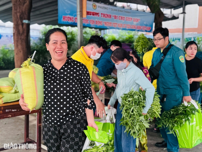 TP.HCM: Người d&acirc;n phấn khởi trải nghiệm dịch vụ 0 đồng tại ng&agrave;y hội nghĩa t&igrave;nh- Ảnh 12.