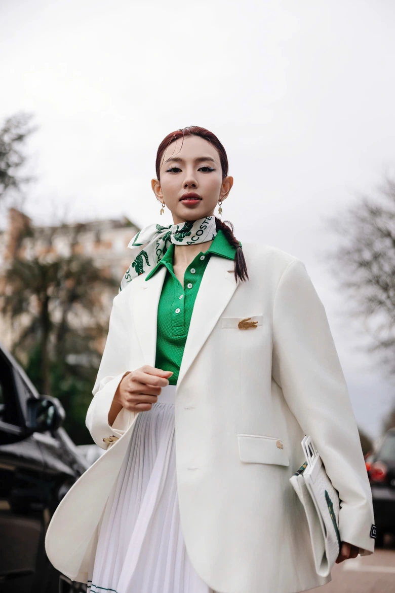 Hoa hậu Th&ugrave;y Ti&ecirc;n hội ngộ d&agrave;n sao quốc tế tại Paris sau l&ugrave;m x&ugrave;m quảng c&aacute;o kẹo KERA- Ảnh 8.