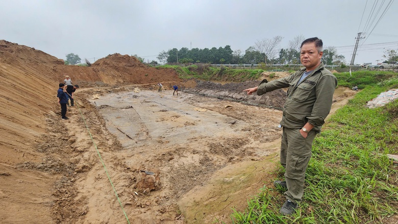 Khai quật 2 thuyền độc mộc cổ ở Bắc Ninh- Ảnh 1.