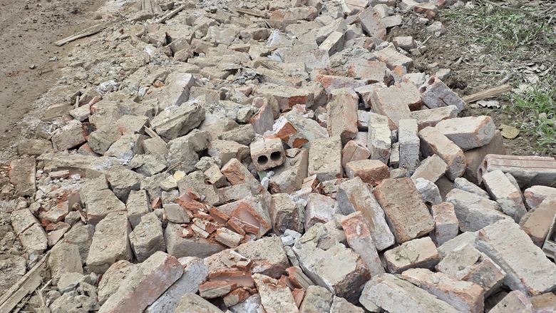 CSGT Y&ecirc;n B&aacute;i ngăn xe trọng tải lớn g&acirc;y mất ATGT đường li&ecirc;n x&atilde;- Ảnh 1.