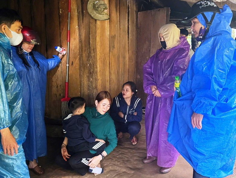 Hơn 200 trẻ ở Quảng Nam sốt, ph&aacute;t ban, 2 trẻ tử vong, Bộ Y tế l&ecirc;n tiếng- Ảnh 1.