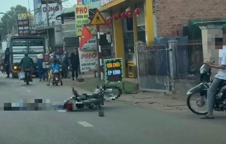 Hiện trường vụ tai nạn khiến người đàn ông tử vong tại chỗ. Hiện trường vụ tai nạn khiến người đàn ông tử vong tại chỗ.