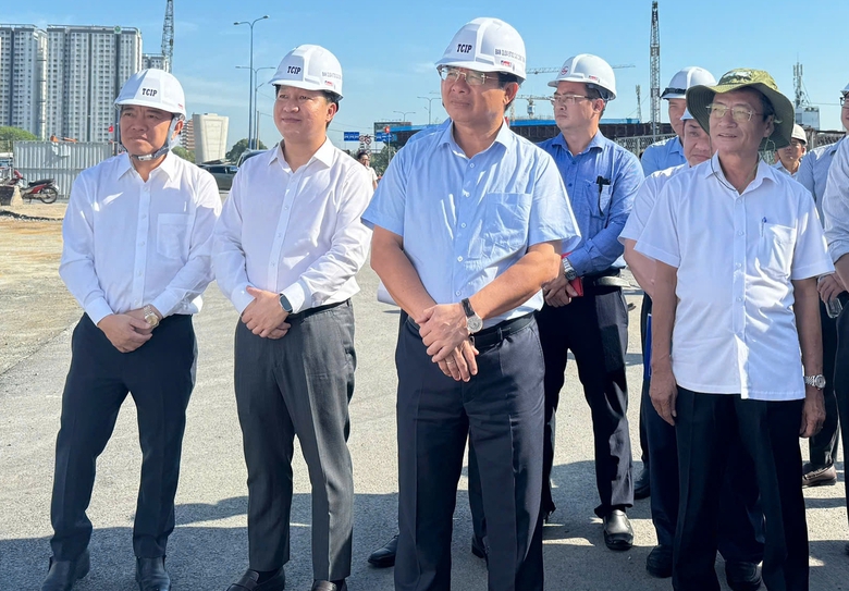 Sắp đến hẹn về đ&iacute;ch, n&uacute;t giao lớn nhất TP.HCM vẫn vướng mặt bằng- Ảnh 1.