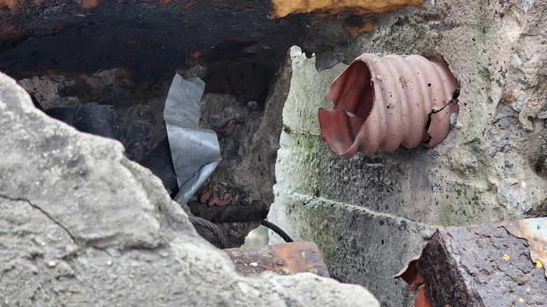 Bắc Ninh: Nguy cơ mất an to&agrave;n tr&ecirc;n cầu B&igrave;nh Than do hệ thống chiếu s&aacute;ng t&ecirc; liệt- Ảnh 17.