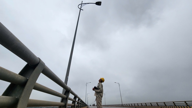 Bắc Ninh: Nguy cơ mất an to&agrave;n tr&ecirc;n cầu B&igrave;nh Than do hệ thống chiếu s&aacute;ng t&ecirc; liệt- Ảnh 22.