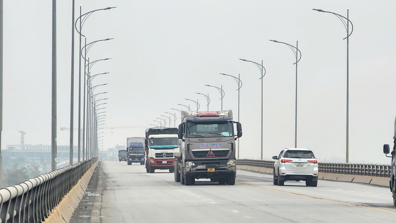 Bắc Ninh: Nguy cơ mất an to&agrave;n tr&ecirc;n cầu B&igrave;nh Than do hệ thống chiếu s&aacute;ng t&ecirc; liệt- Ảnh 5.