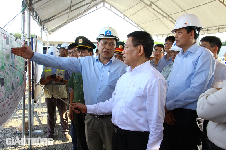 Ph&oacute; thủ tướng Hồ Đức Phớc: Ưu ti&ecirc;n t&aacute;i định cư ổn định đời sống người d&acirc;n- Ảnh 1.