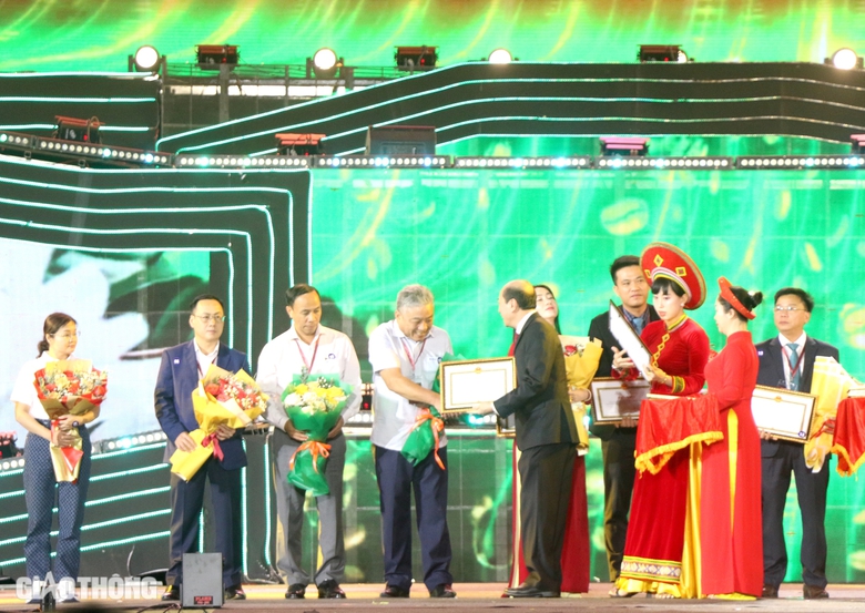 Lễ hội C&agrave; ph&ecirc; Bu&ocirc;n Ma Thuột lần thứ 9 thu h&uacute;t khoảng 250.000 du kh&aacute;ch- Ảnh 2.