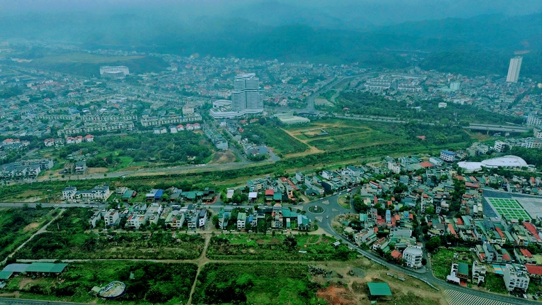 To&agrave;n cảnh khu c&ocirc;ng nghiệp ở L&agrave;o Cai sắp di dời để phục vụ dự &aacute;n đường sắt tốc độ cao- Ảnh 1.