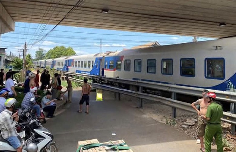 Hiện trường vụ tai nạn khiến người đ&agrave;n &ocirc;ng 67 tuổi tử vong tại chỗ.