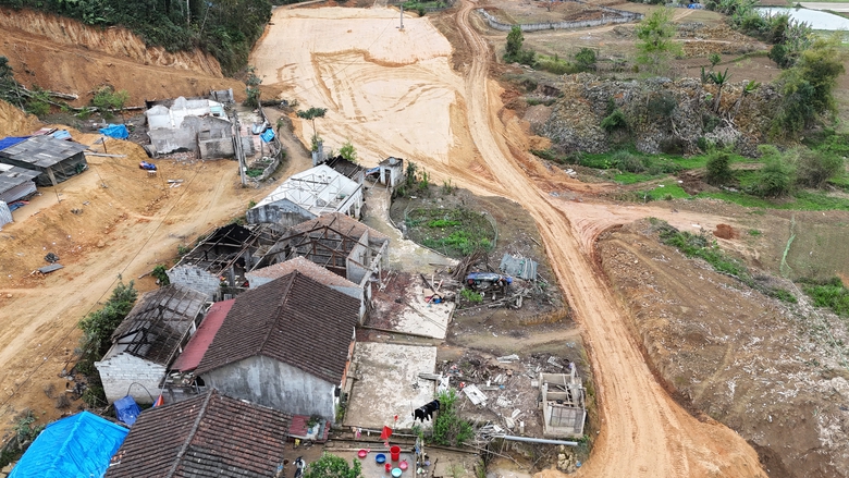 Chưa nhận bồi thường, h&agrave;ng chục hộ vẫn dỡ nh&agrave; phục vụ thi c&ocirc;ng cao tốc Đồng Đăng-Tr&agrave; Lĩnh- Ảnh 6.