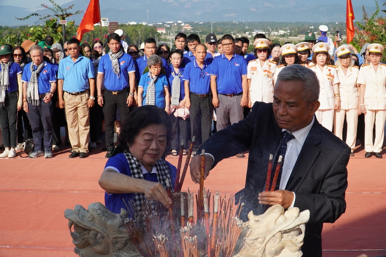 Khu tưởng niệm Gạc Ma: Địa chỉ đỏ gi&aacute;o dục l&ograve;ng y&ecirc;u nước- Ảnh 2.