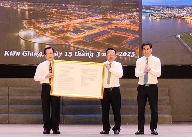 TP Rạch Gi&aacute; được c&ocirc;ng nhận l&agrave; đ&ocirc; thị loại I trực thuộc tỉnh Ki&ecirc;n Giang- Ảnh 1.