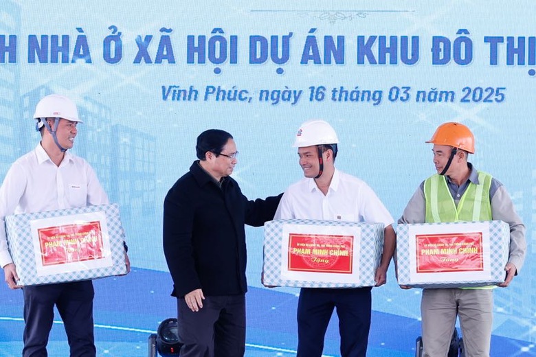 Thủ tướng: Thực hiện phương ch&acirc;m "3 c&oacute; 2 kh&ocirc;ng" trong ph&aacute;t triển nh&agrave; ở x&atilde; hội- Ảnh 3.