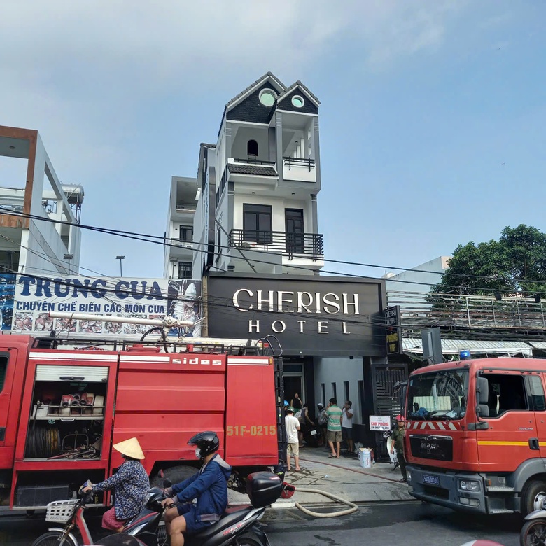 Cháy khách sạn nhiều tầng, 6 nạn nhân được cứu ra ngoài an toàn- Ảnh 1. Cháy khách sạn nhiều tầng, 6 nạn nhân được cứu ra ngoài an toàn- Ảnh 1.