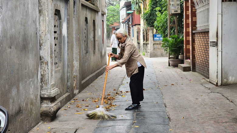 Con đường lát đá xanh gần 100 tuổi trong làng cổ ở Bắc Ninh hiện ra sao?- Ảnh 15. Con đường lát đá xanh gần 100 tuổi trong làng cổ ở Bắc Ninh hiện ra sao?- Ảnh 15.
