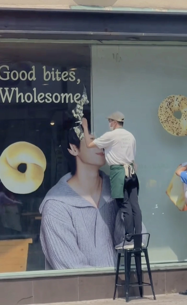 Kim Soo Hyun bị r&uacute;t thời gian l&ecirc;n s&oacute;ng "Good day" v&agrave; nhiều nh&atilde;n h&agrave;ng quay lưng- Ảnh 7.