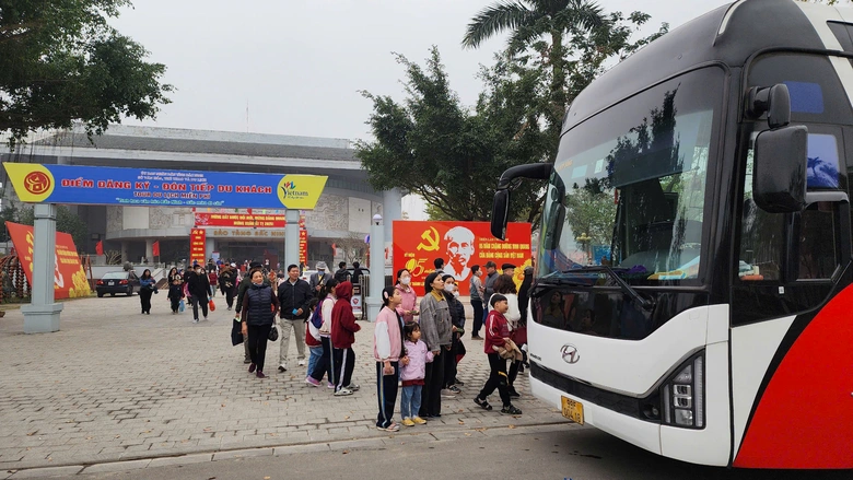 Sau trend "Bắc Bling", Bắc Ninh tăng xe miễn phí phục vụ tour cuối tuần- Ảnh 1. Sau trend "Bắc Bling", Bắc Ninh tăng xe miễn phí phục vụ tour cuối tuần- Ảnh 1.