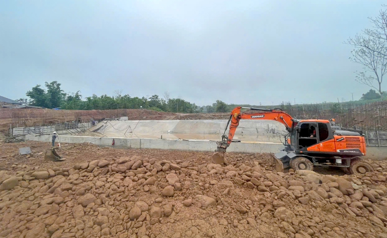 Quảng Ninh: Đầu tư 30 tỷ ph&aacute; thế &ldquo;ốc đảo&rdquo; một th&ocirc;n miền n&uacute;i- Ảnh 2.