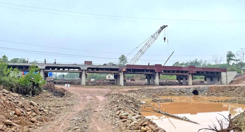 Quảng Ninh: Đầu tư 30 tỷ ph&aacute; thế &ldquo;ốc đảo&rdquo; một th&ocirc;n miền n&uacute;i- Ảnh 1.