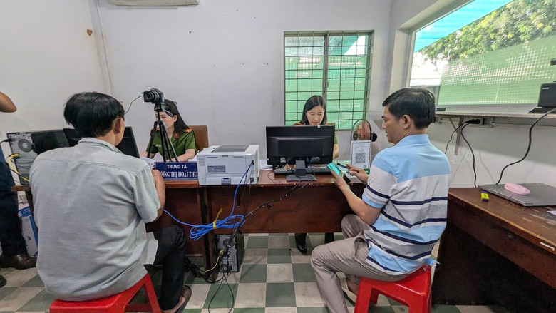 TP.HCM: D&acirc;n phấn khởi v&igrave; thủ tục đổi GPLX tại phường, x&atilde; nhanh gọn- Ảnh 2.