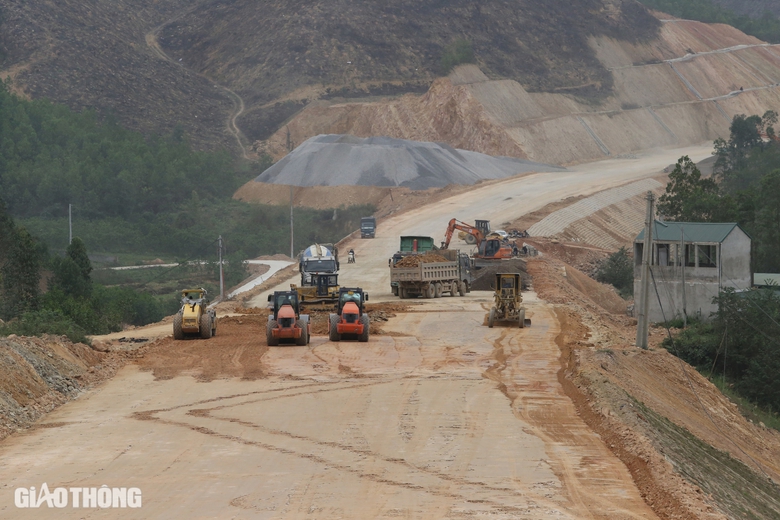 Diện mạo đường liên kết vùng hơn 4.200 tỷ ở Thái Nguyên trước ngày hoàn thành- Ảnh 10. Diện mạo đường liên kết vùng hơn 4.200 tỷ ở Thái Nguyên trước ngày hoàn thành- Ảnh 10.