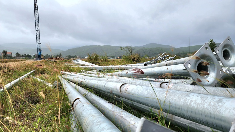 Cận cảnh cầu 265 tỷ bắc qua cửa biển Sa Huỳnh sắp ho&agrave;n th&agrave;nh- Ảnh 12.