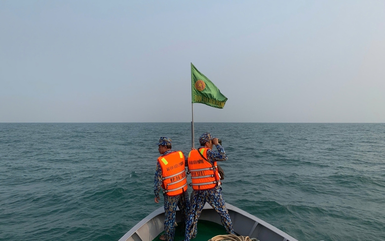 Vụ ch&igrave;m t&agrave;u c&aacute;, 4 ngư d&acirc;n mất t&iacute;ch: Một người được cứu sống sau nhiều giờ tr&ocirc;i dạt- Ảnh 1.