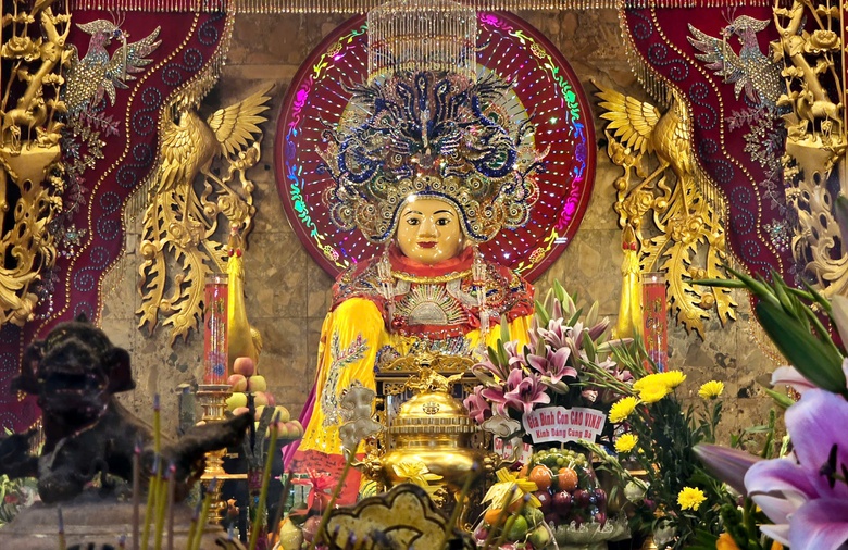 H&igrave;nh ảnh Lễ hội V&iacute;a B&agrave; Ch&uacute;a Xứ n&uacute;i Sam nhận bằng UNESCO- Ảnh 2.