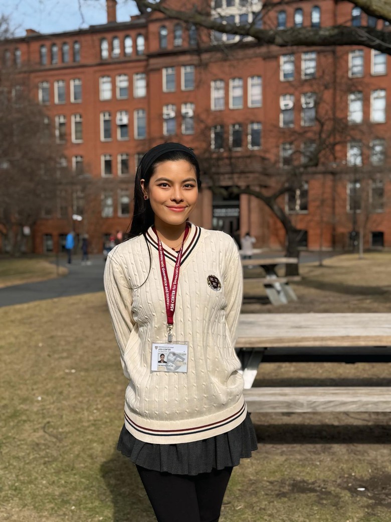 &Aacute; hậu Phương Thảo n&oacute;i g&igrave; khi bị tố mập mờ đỗ Đại học Harvard?- Ảnh 1.