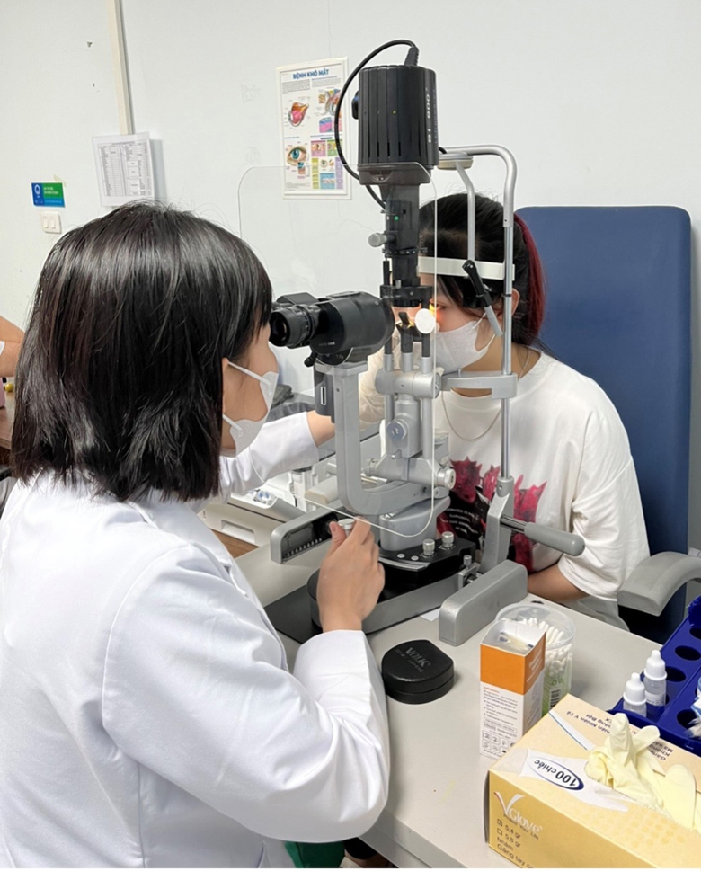 Coi chừng hỏng mắt v&igrave; mi giả- Ảnh 1.