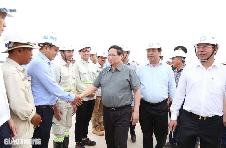 Thủ tướng: Bay thử nghiệm ở s&acirc;n bay Long Th&agrave;nh trong th&aacute;ng 12- Ảnh 2.