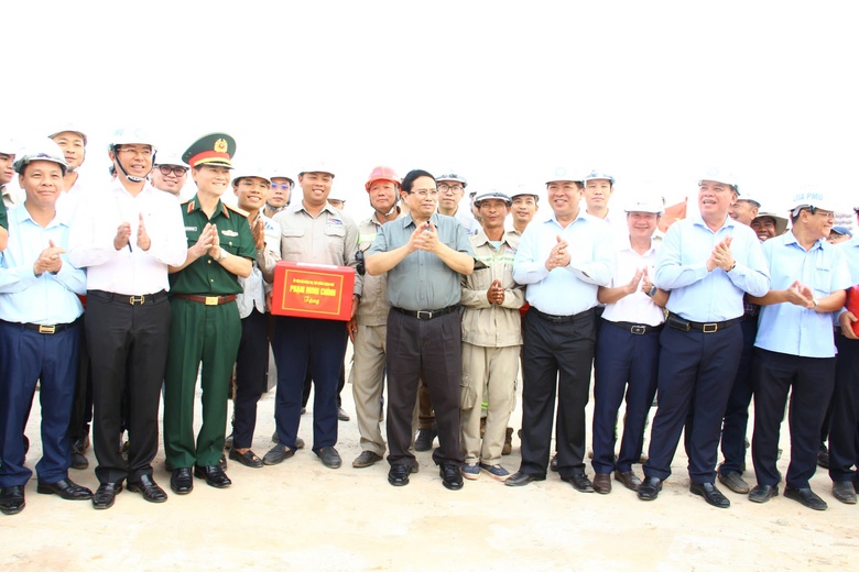 Thủ tướng: Cao tốc Bi&ecirc;n Ho&agrave; - Vũng T&agrave;u phải xong trước để kết nối s&acirc;n bay Long Th&agrave;nh- Ảnh 1.