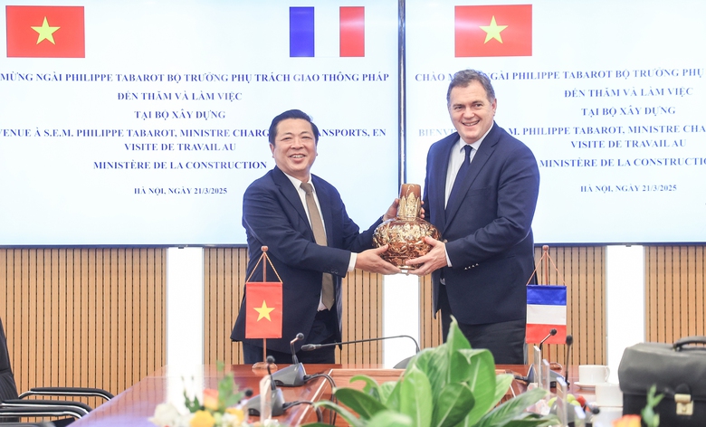 Tăng cường hợp tác giao thông vận tải Việt Nam - Pháp- Ảnh 2. Tăng cường hợp tác giao thông vận tải Việt Nam - Pháp- Ảnh 2.