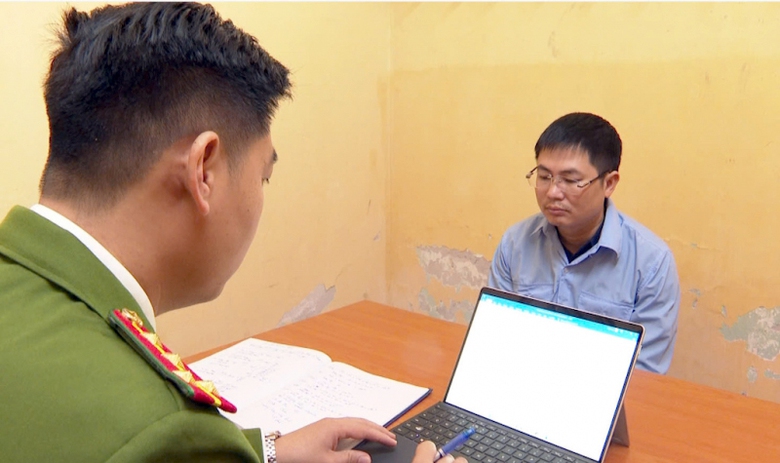 Nh&oacute;m c&aacute;n bộ trật tự đ&ocirc; thị ở Ho&agrave;ng Mai ăn chia tiền hối lộ thế n&agrave;o?- Ảnh 1.