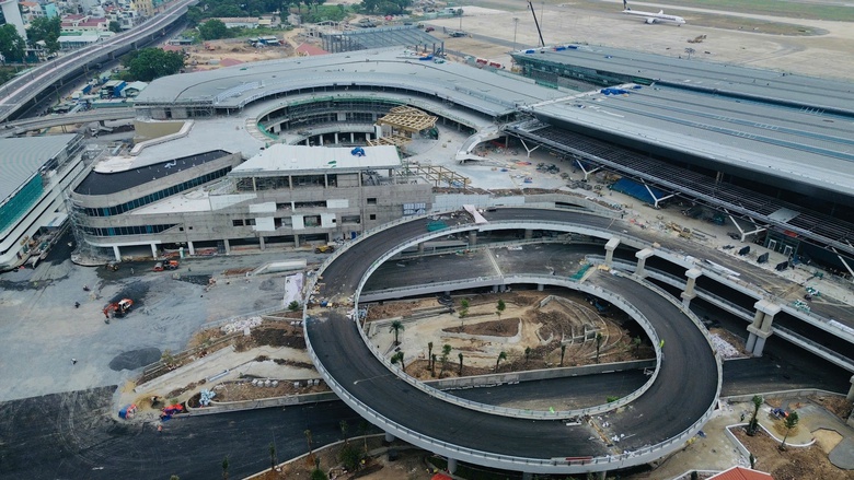 D&ugrave;ng xe bu&yacute;t chất lượng cao đ&oacute;n kh&aacute;ch tại nh&agrave; ga T3 T&acirc;n Sơn Nhất- Ảnh 2.