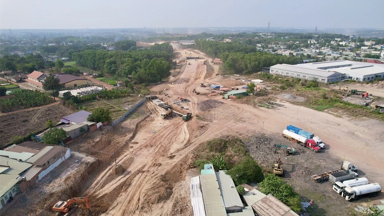 Nhiều nh&agrave; thầu bị nhắc nhở, cao tốc qua Đồng Nai hiện thi c&ocirc;ng ra sao?- Ảnh 1.
