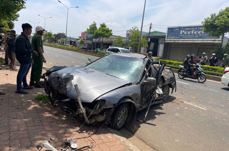 Hiện trường vụ tai nạn. Hiện trường vụ tai nạn.