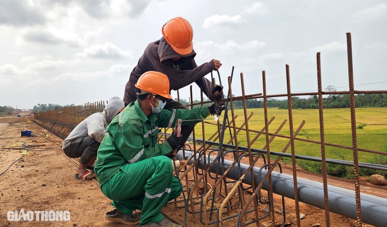 Cao tốc Kh&aacute;nh H&ograve;a - Bu&ocirc;n Ma Thuột: Tăng tốc thi c&ocirc;ng, nỗ lực c&aacute;n đ&iacute;ch đ&uacute;ng hẹn 30/8- Ảnh 11.