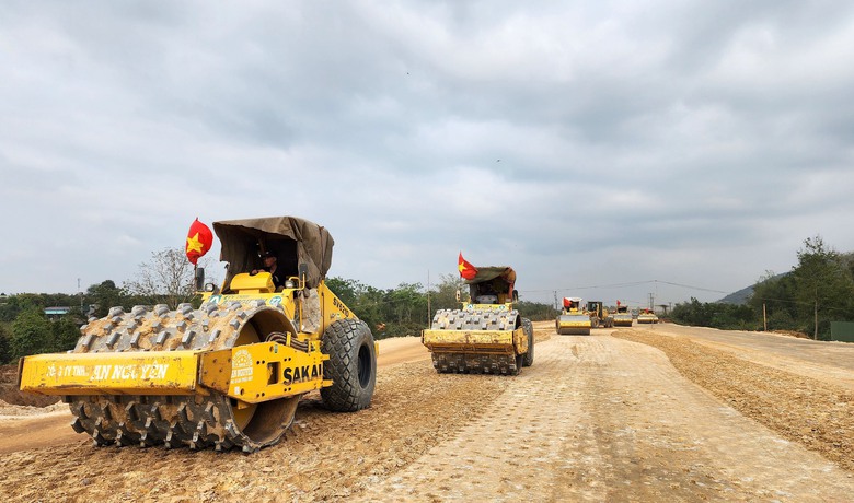 Cao tốc Kh&aacute;nh H&ograve;a - Bu&ocirc;n Ma Thuột: Tăng tốc thi c&ocirc;ng, nỗ lực c&aacute;n đ&iacute;ch đ&uacute;ng hẹn 30/8- Ảnh 3.