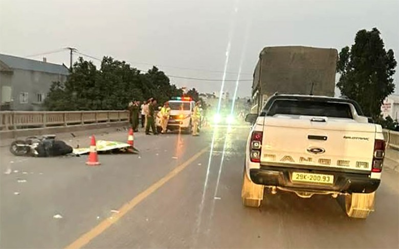Hiện trường vụ tai nạn khiến người đi xe m&aacute;y tử vong.